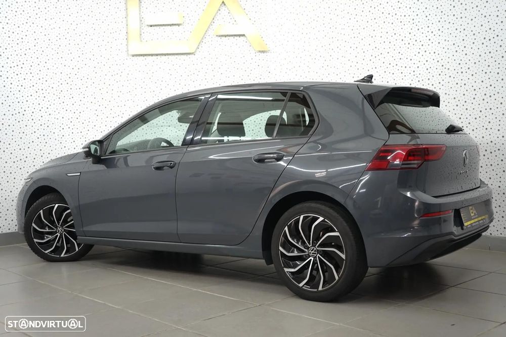 VW Golf - 8