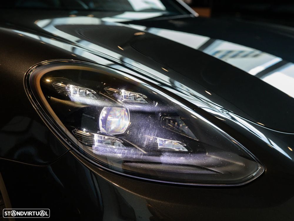 Porsche Panamera Sport Turismo 4 E-Hybrid Platinum Edition PDLS - 12