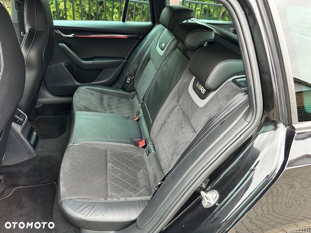 Skoda Octavia 2.0 TDI DSG RS - 11