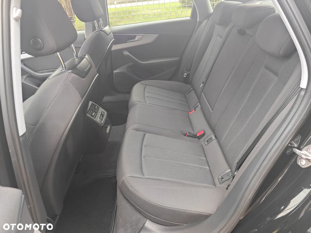 Audi A4 Limousine - 23