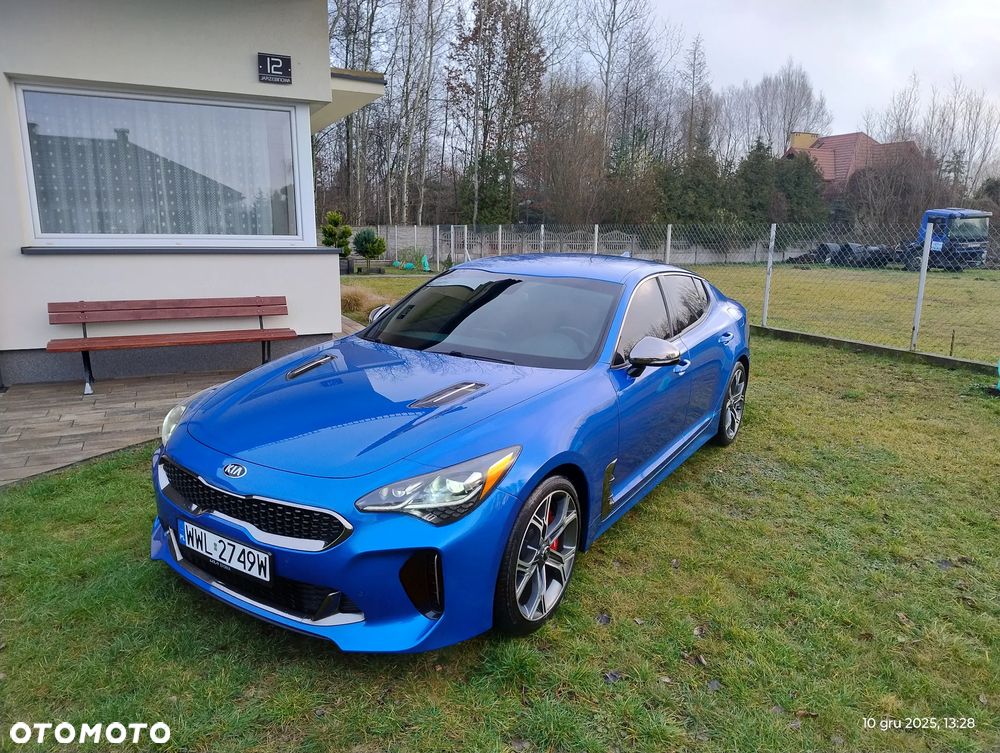 Kia Stinger - 1