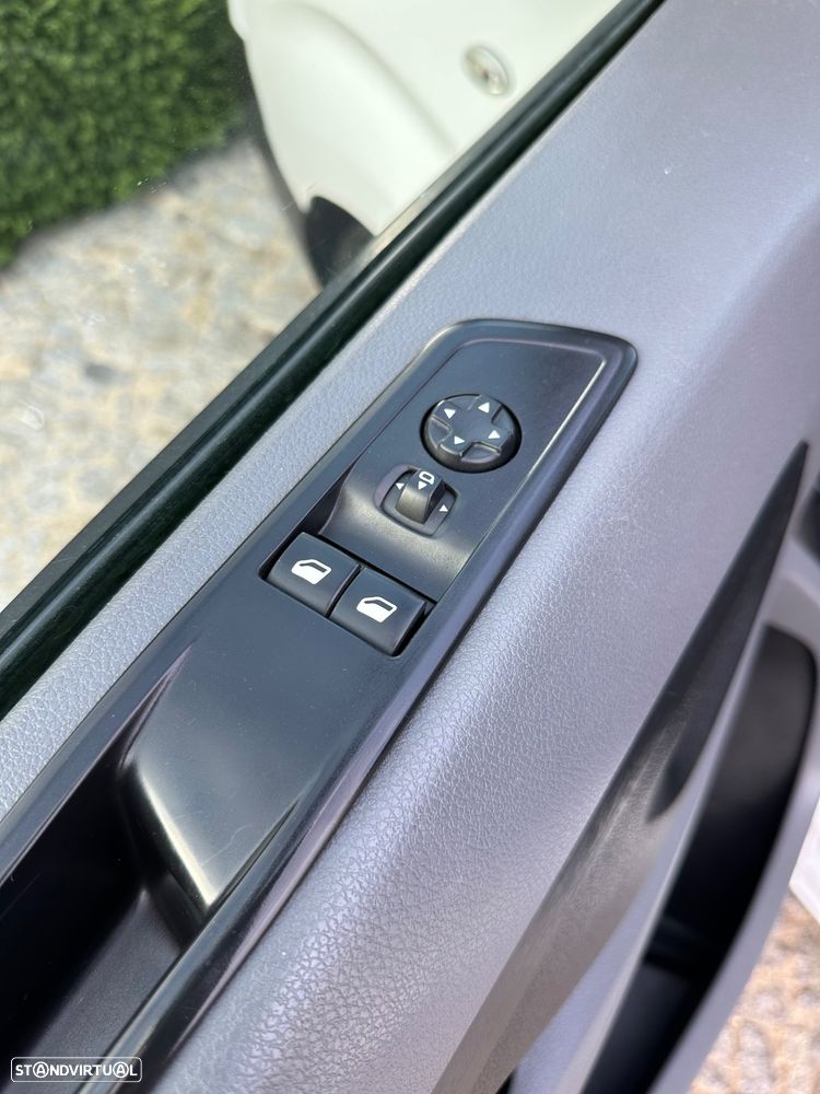 Peugeot EXPERT 2.0 HDI 120cv 3 Lugares  GPS - 17