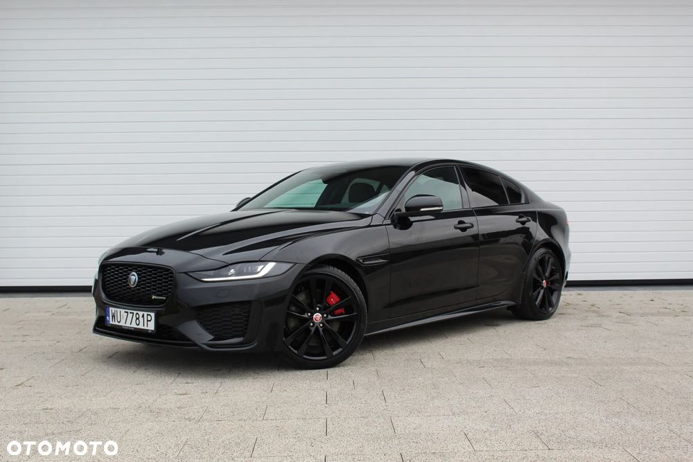 Jaguar XE - 6