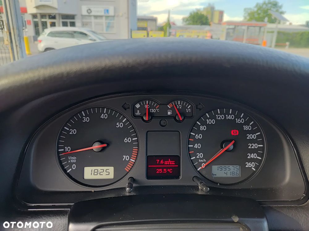Volkswagen Passat 1.8 - 19