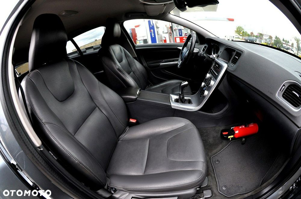 Volvo V60 D2 Momentum - 20