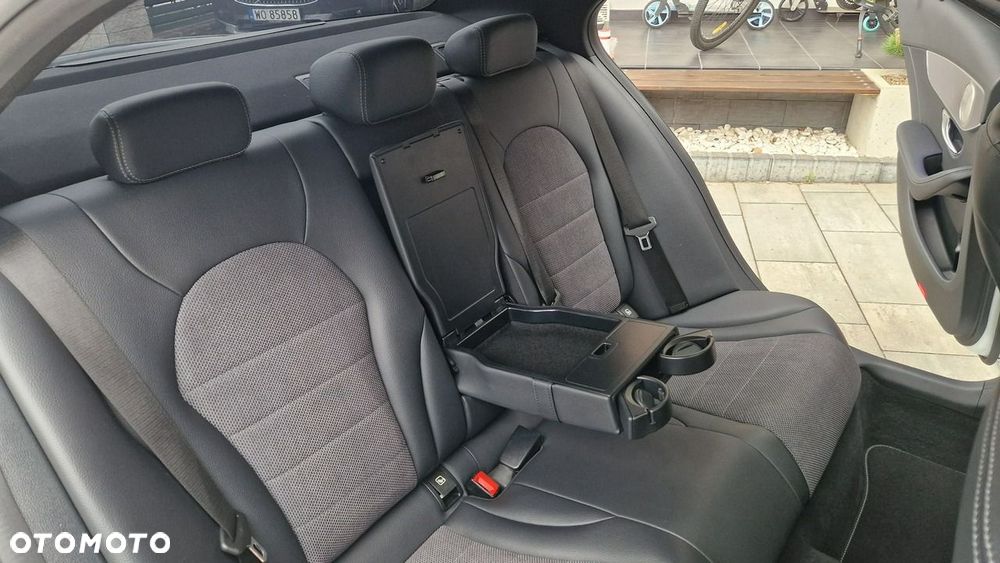 Mercedes-Benz Klasa C 180 9G-TRONIC Avantgarde - 23