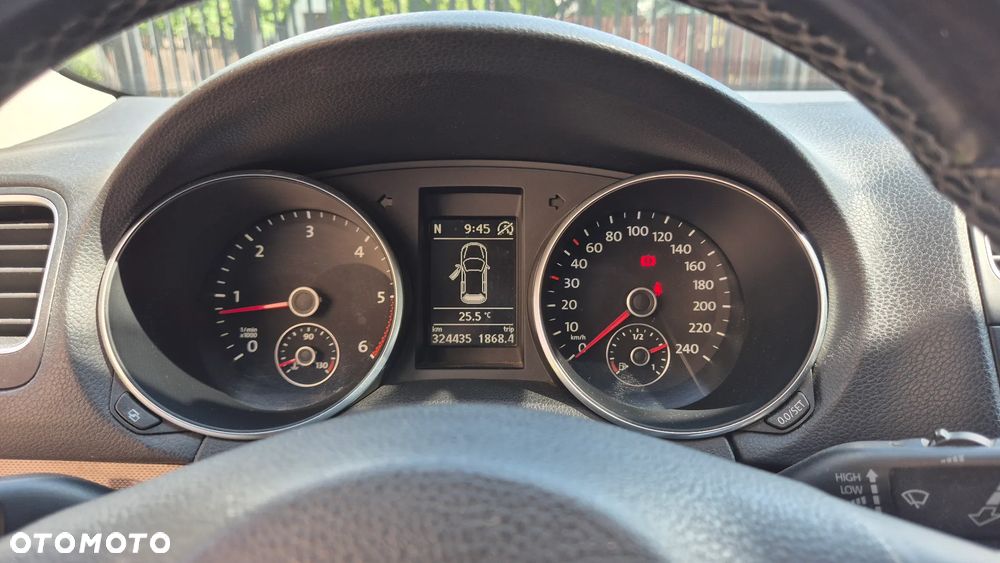 Volkswagen Golf 1.6 TDI DPF BlueMotion - 23