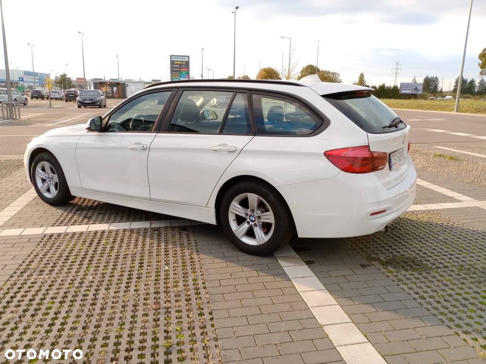 BMW Seria 3 318i - 12
