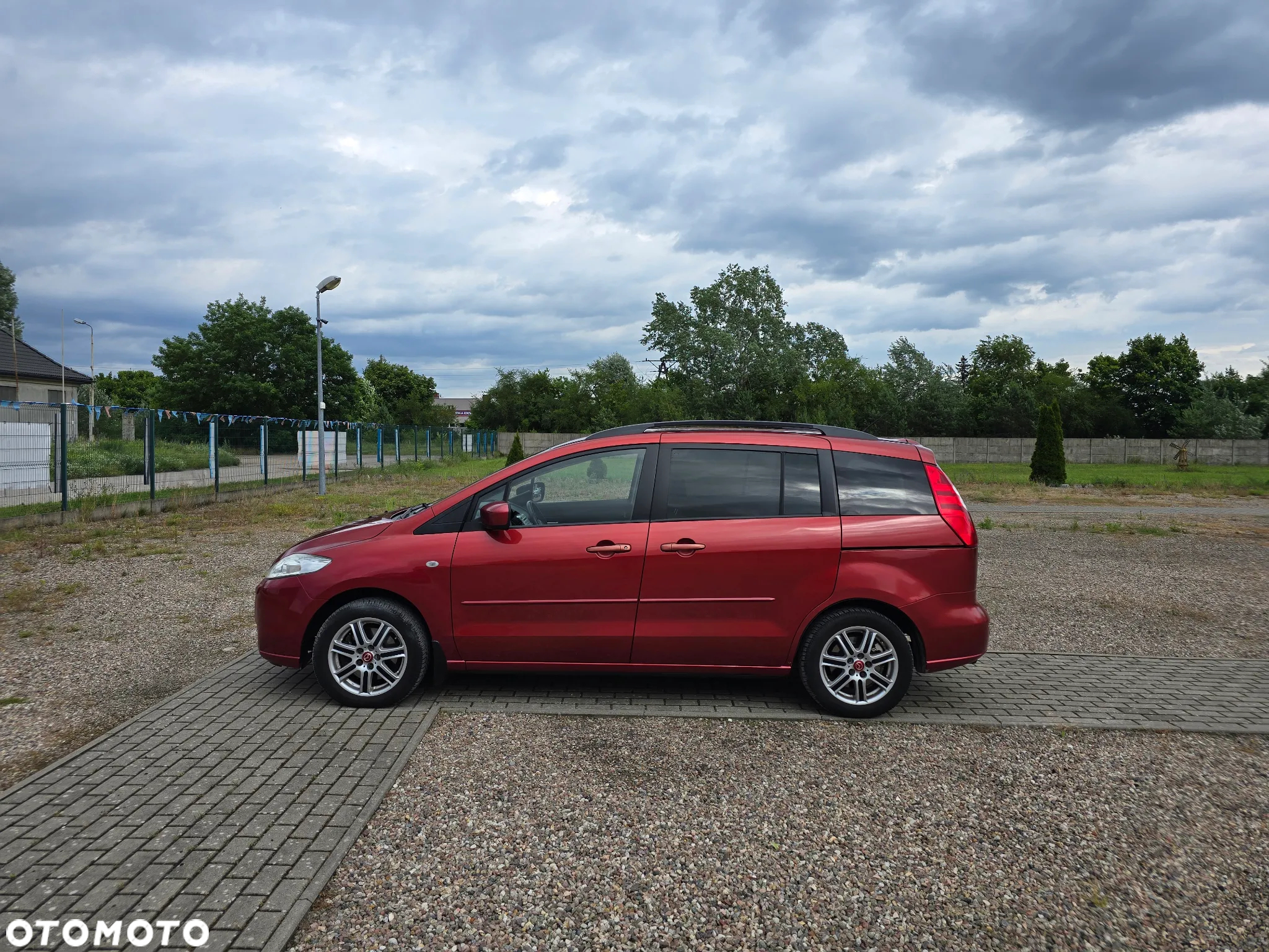 Mazda 5 2.0 Exclusive + - 9