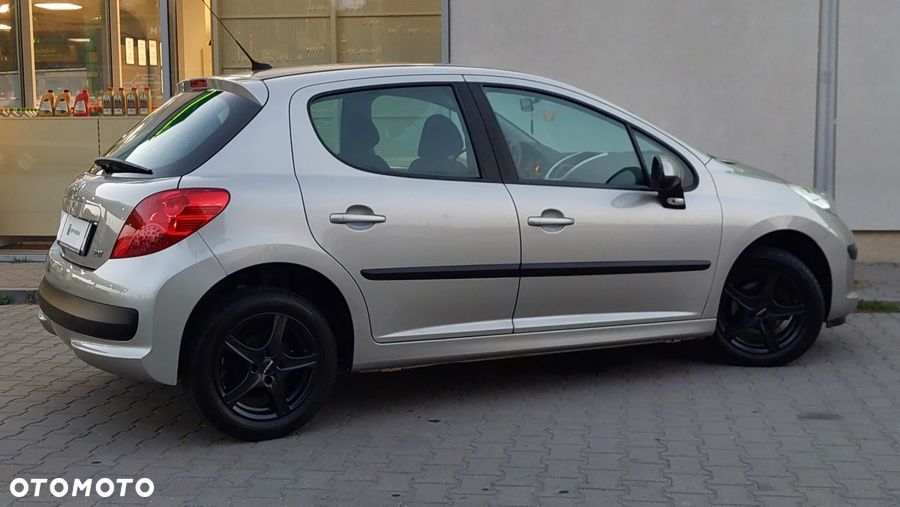Peugeot 207 - 7