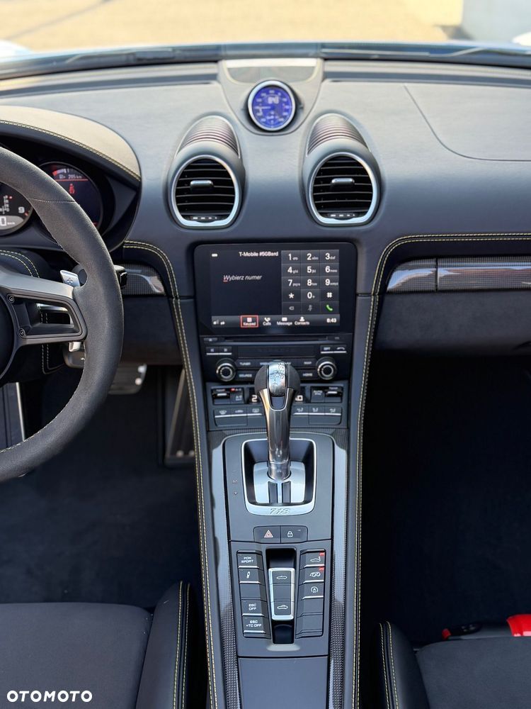 Porsche 718 Spyder - 9