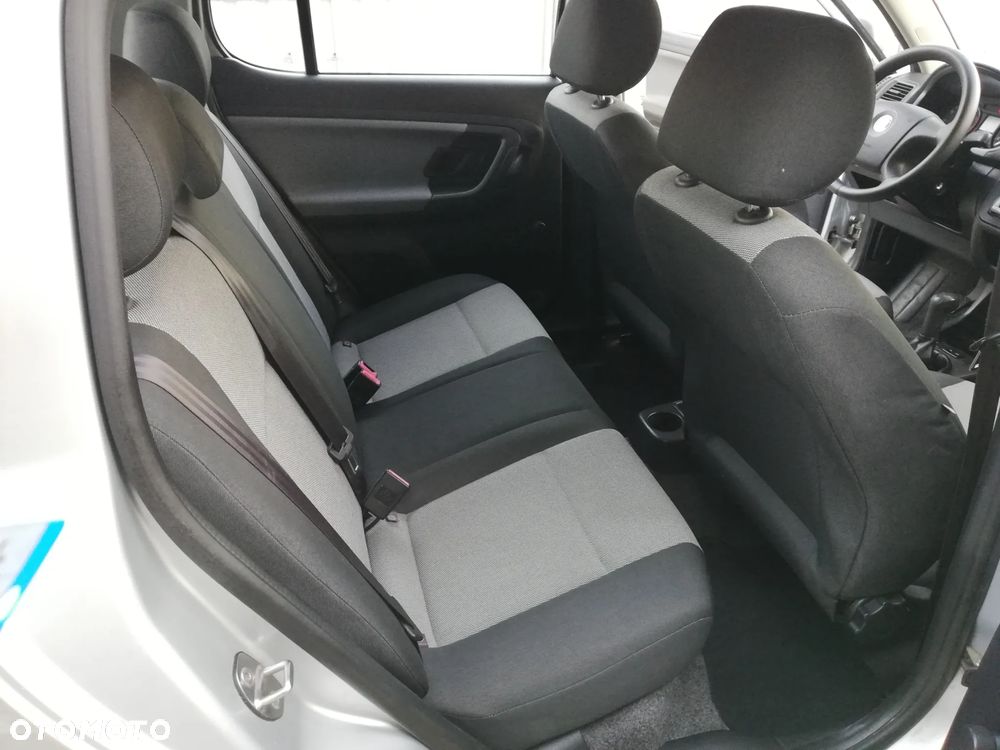 Skoda Fabia 1.2 HTP Active - 10