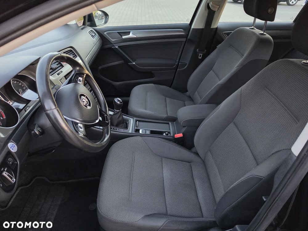 Volkswagen Golf 1.2 TSI BMT Trendline Perfectline - 11