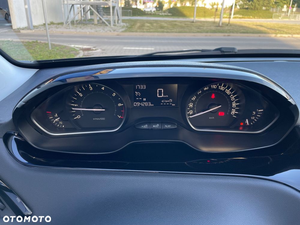 Peugeot 208 1.2 PureTech Active - 19
