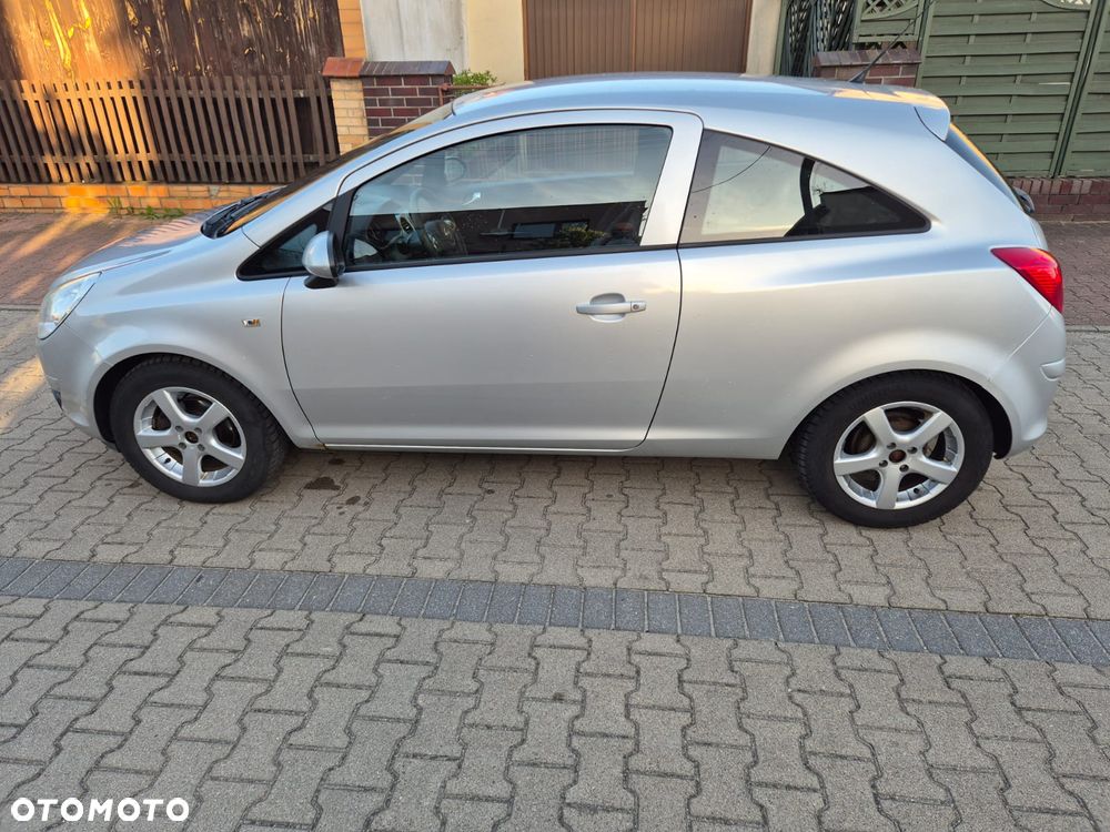 Opel Corsa 1.2 16V Selection 110 Jahre - 12