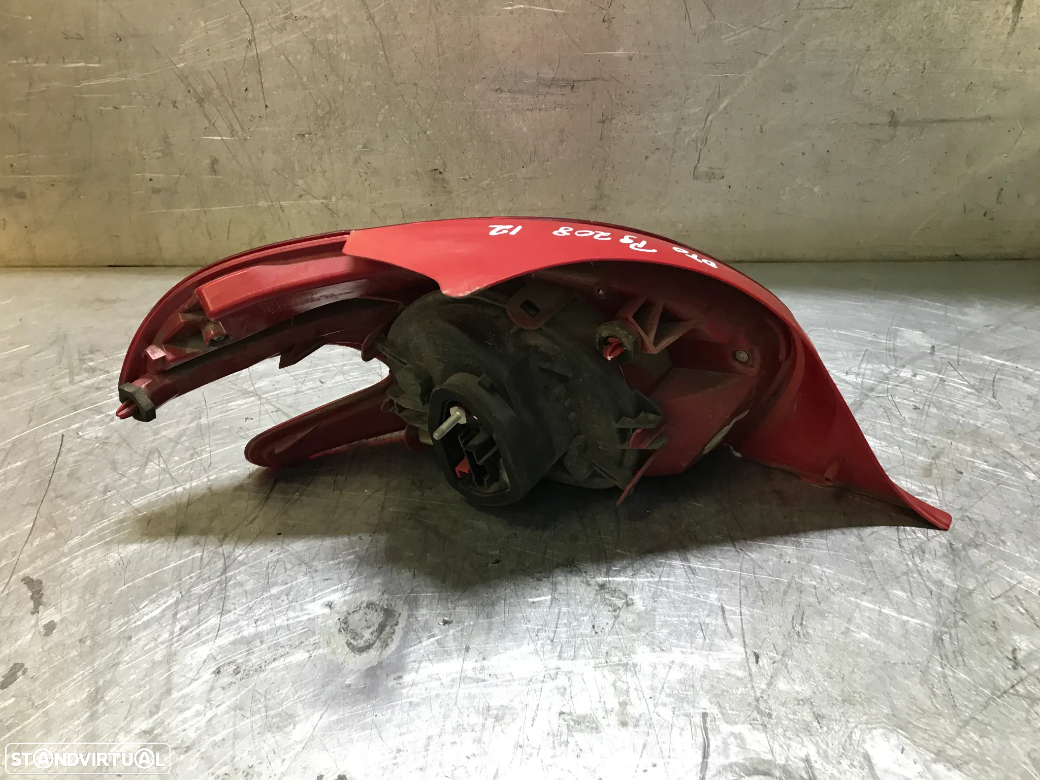 FAROLIM TRAS PEUGEOT 208 I - ESQUERDO / DIREITO - 6