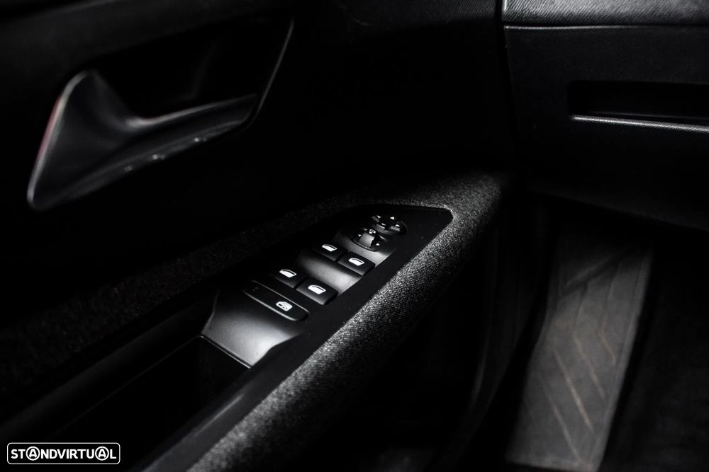 Peugeot 5008 BlueHDI 130 EAT8 Active - 16