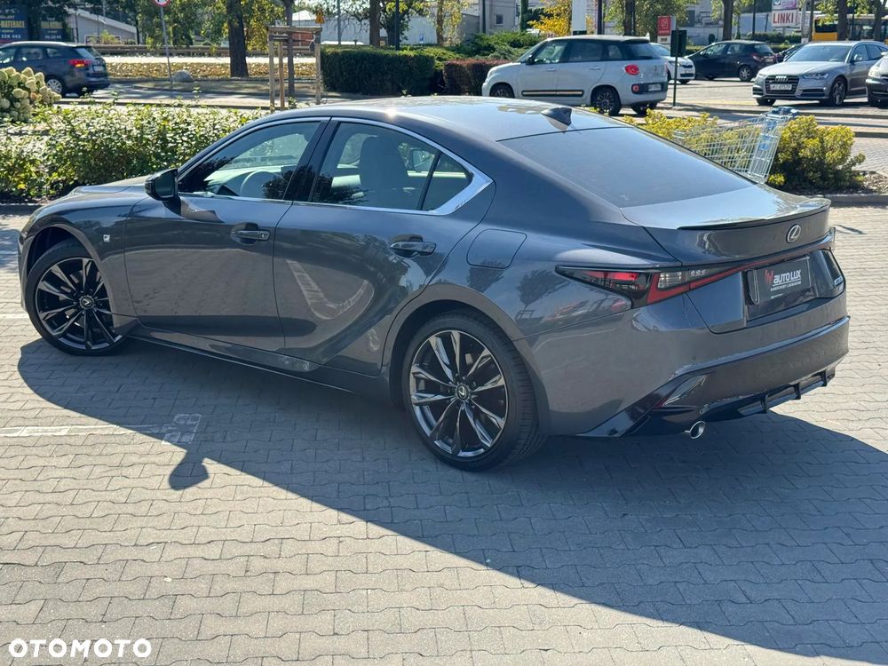 Lexus IS - 3
