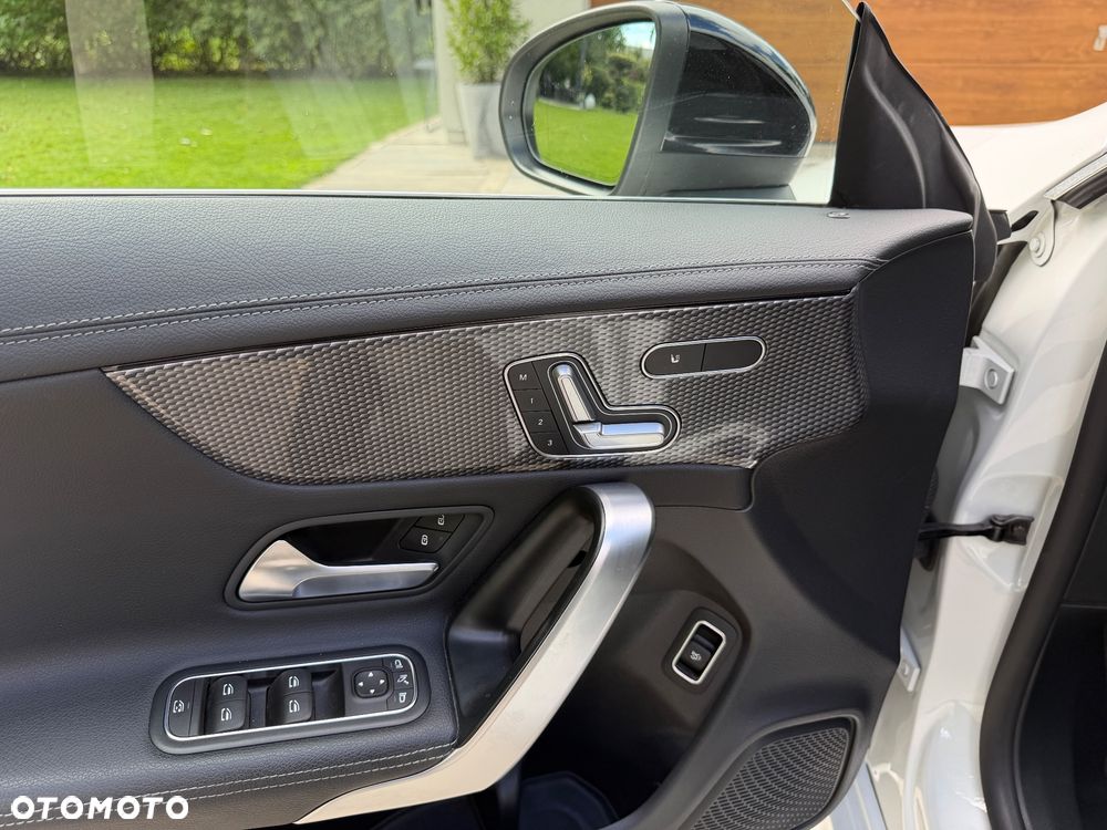 Mercedes-Benz CLA 200 7G-DCT - 10
