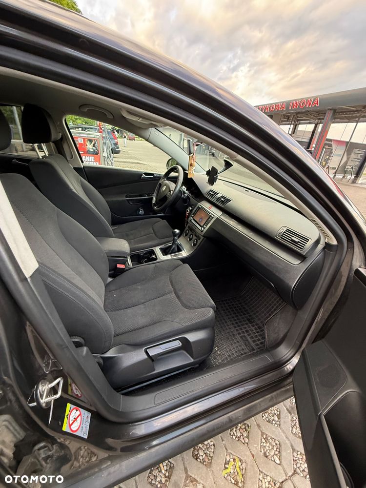 Volkswagen Passat 2.0 TDI DPF Trendline - 16