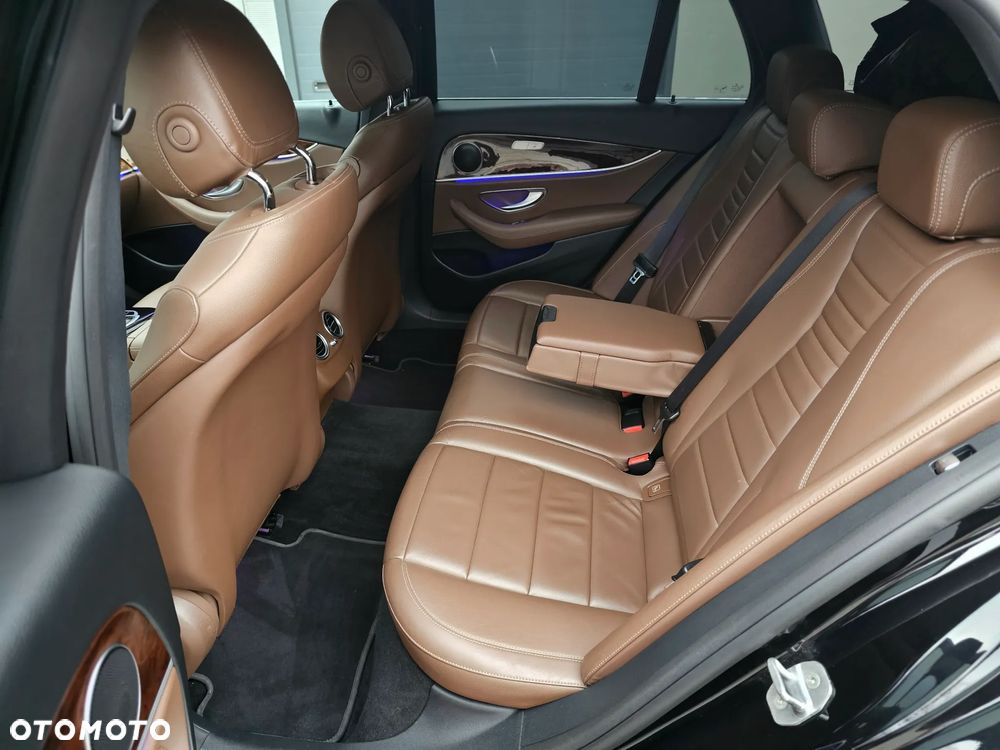 Mercedes-Benz Klasa E 220 d 9G-TRONIC Exclusive - 27