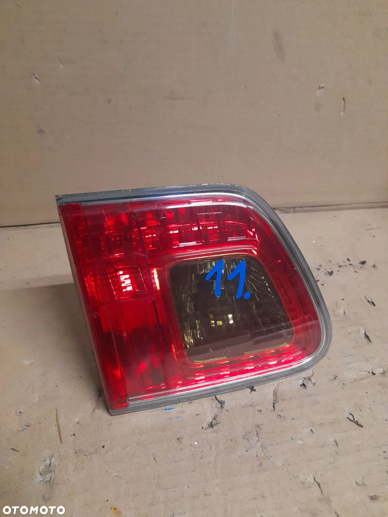 LAMPA LEWY TYŁ TOYOTA AVENSIS T27 - 1