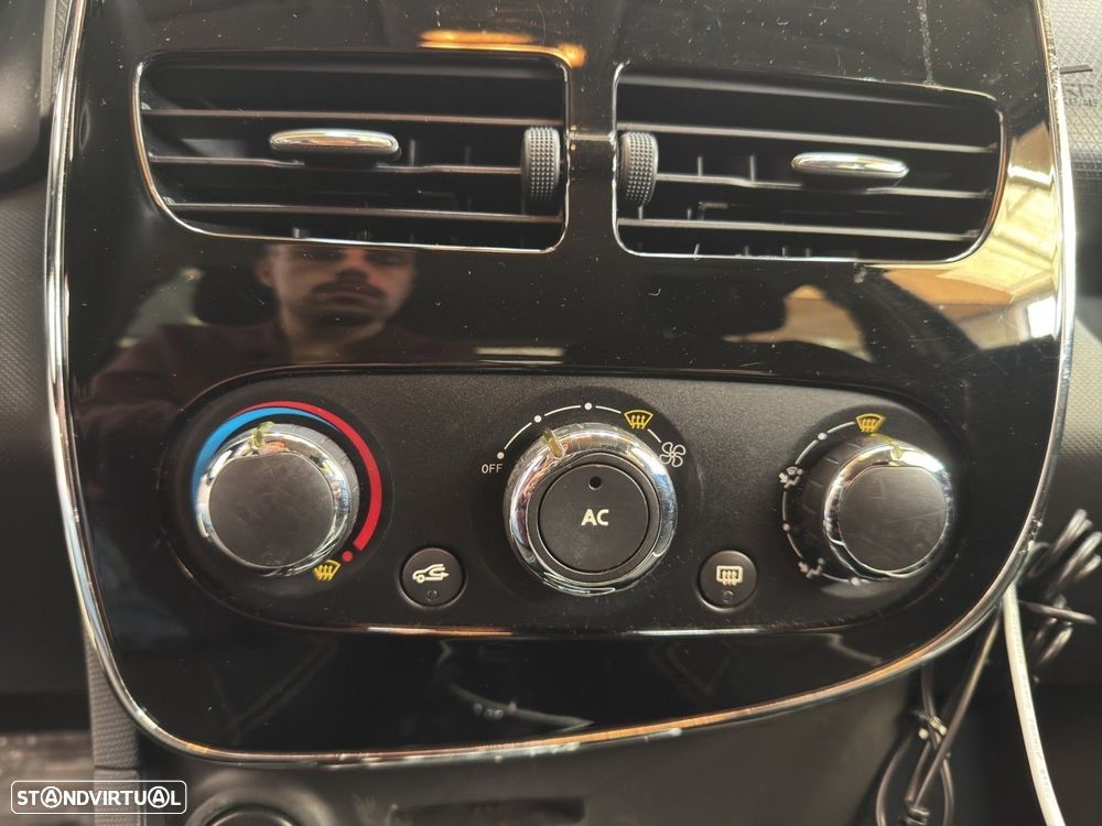 Renault Clio 1.5 dCi Dynamique S EDC - 11