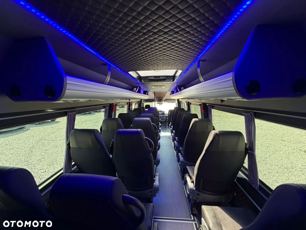 Mercedes-Benz Sprinter 519 - 25