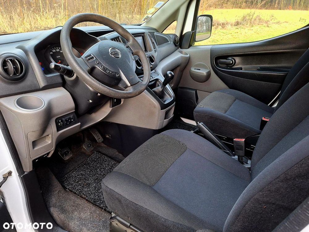 Nissan NV200 - 24