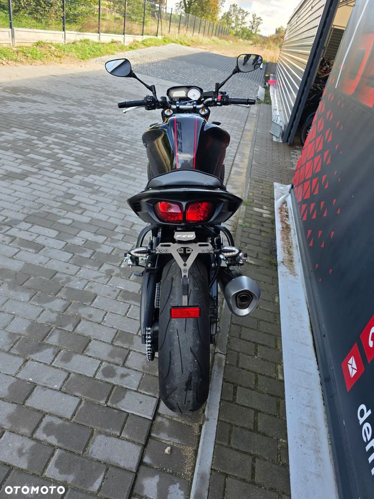 Yamaha FZ8 - 18