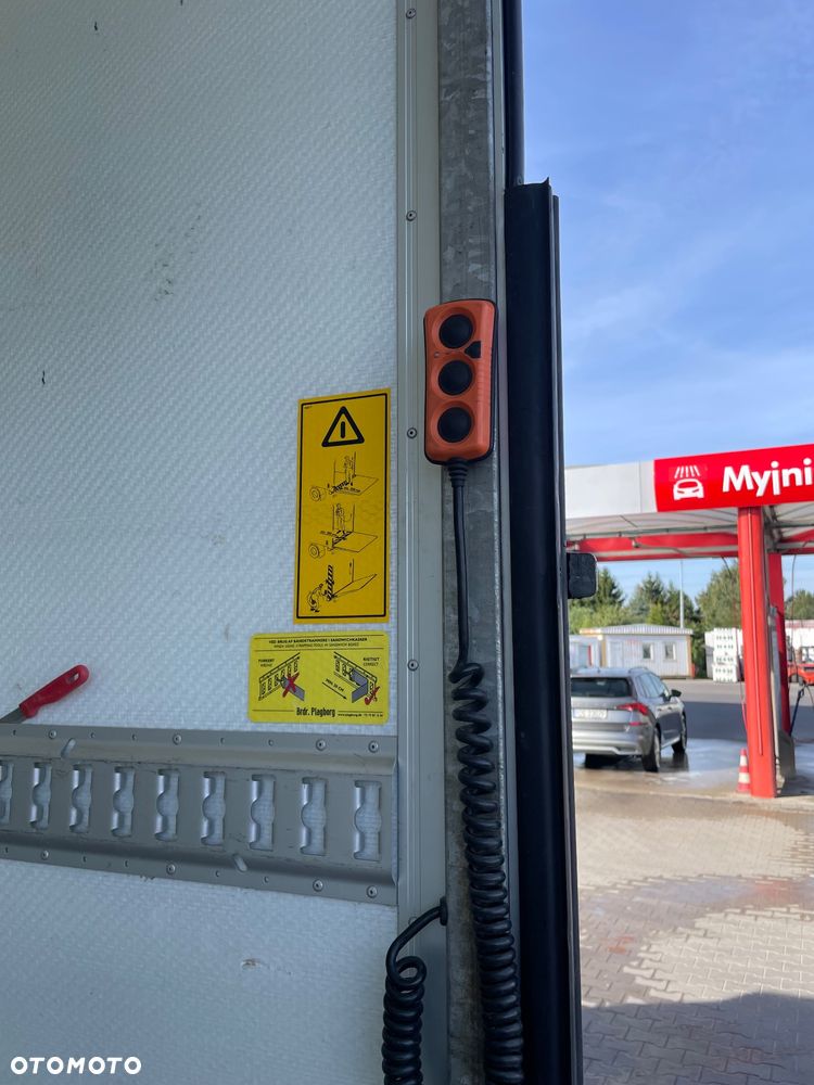 Mercedes-Benz Sprinter - 13