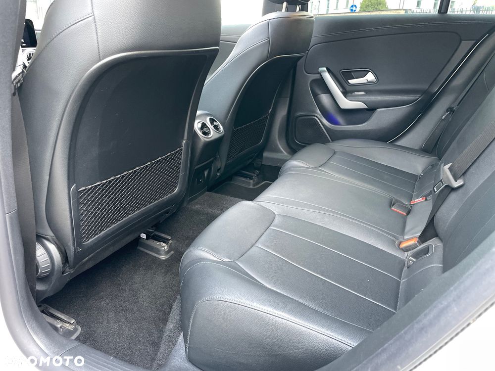 Mercedes-Benz CLA 200 d 8G-DCT Progressive - 11