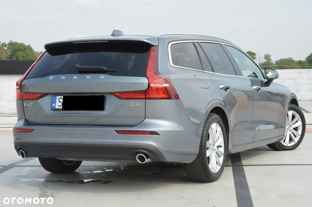 Volvo V60 D4 Geartronic Momentum - 17