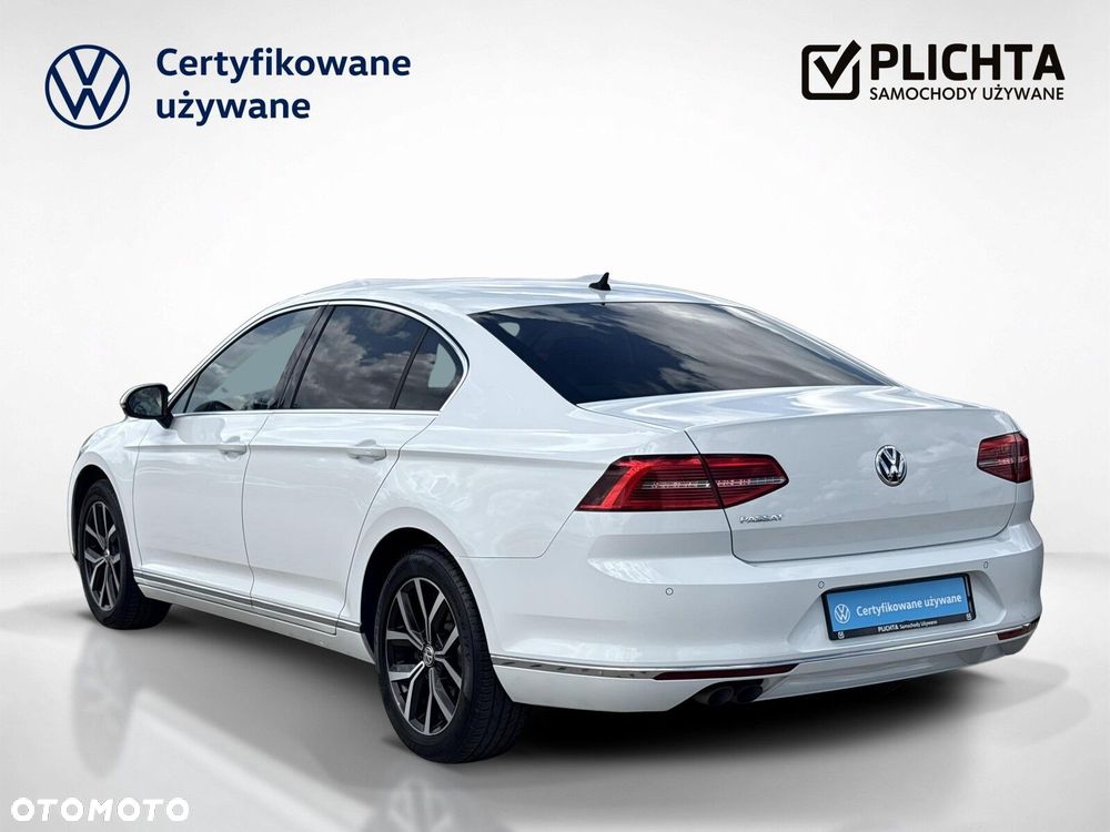 Volkswagen Passat - 4