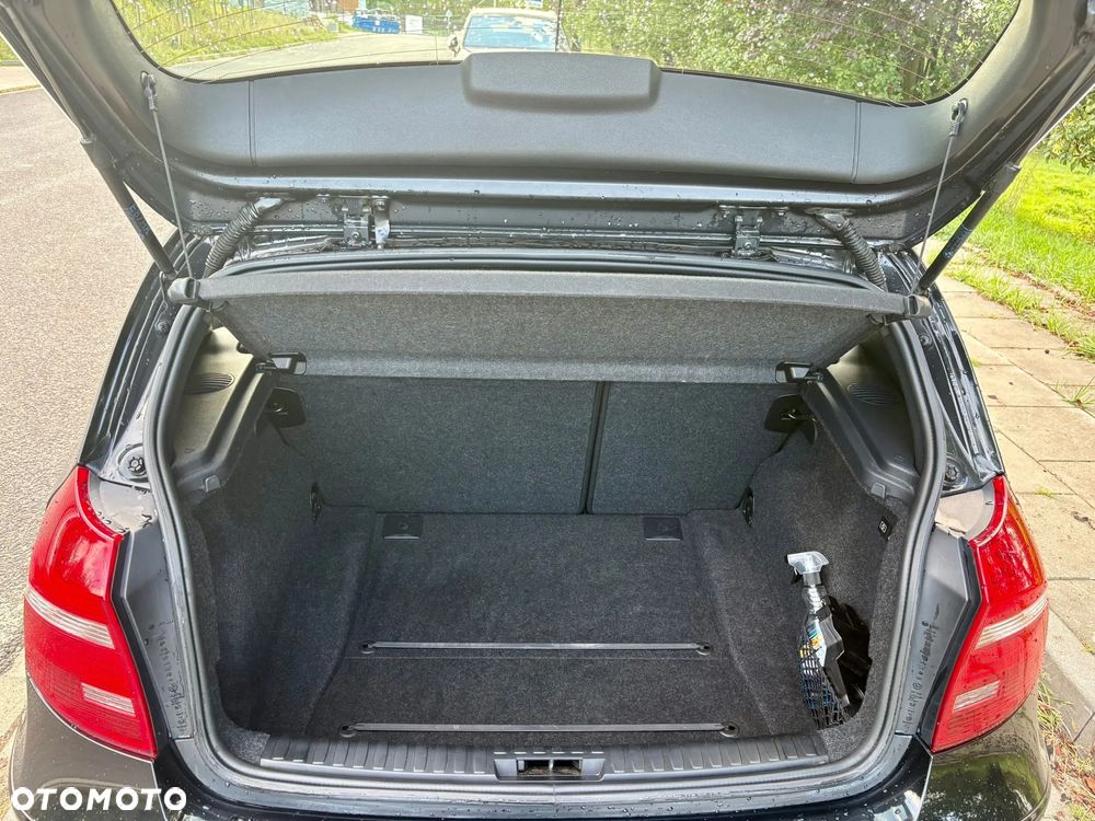 BMW Seria 1 116i - 24