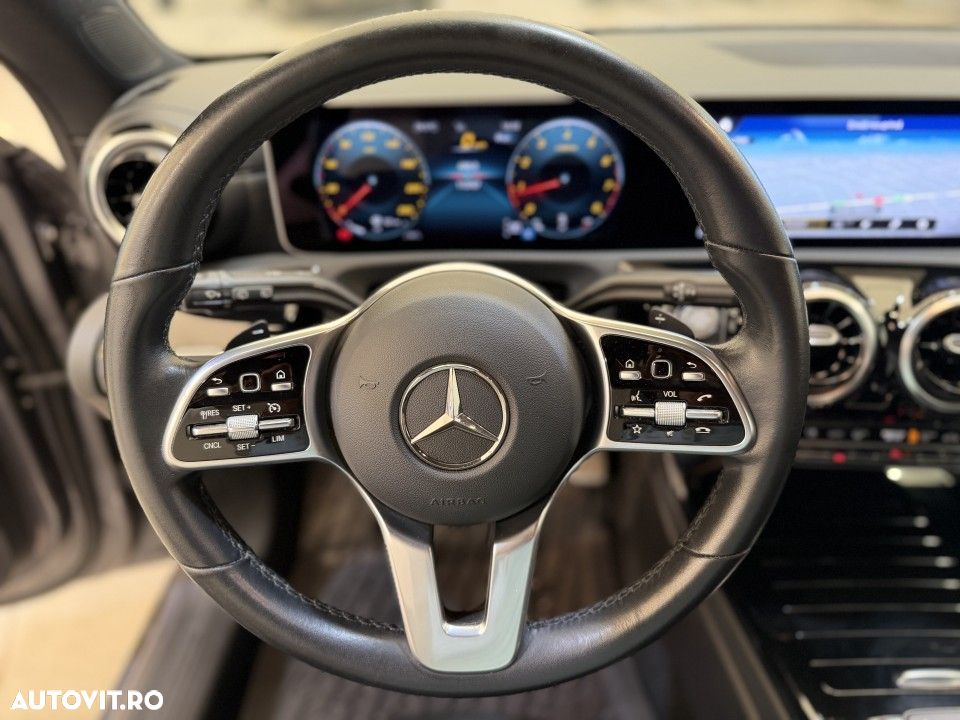 Mercedes-Benz CLA 180 - 9