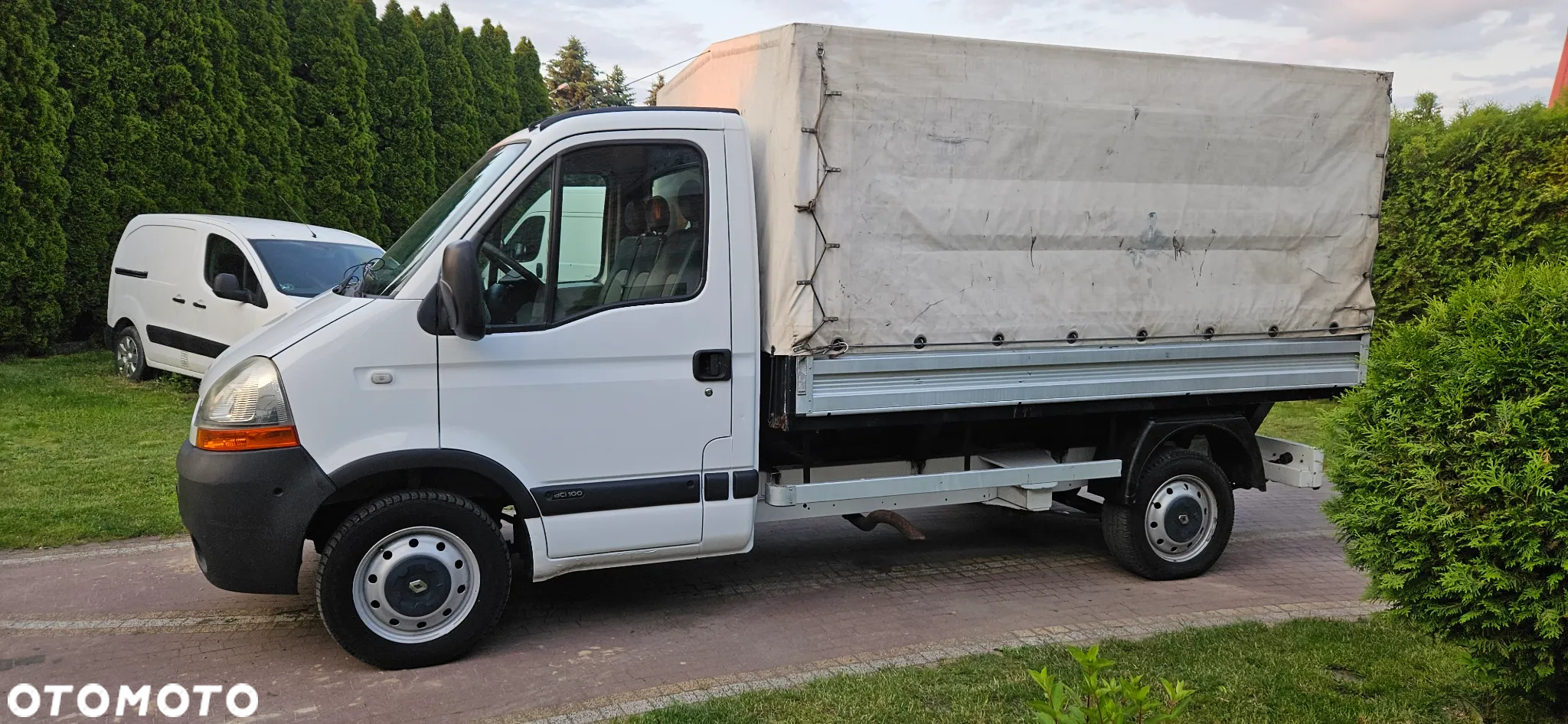 Renault MASTER 2.5 DCI 2008 r SKRZYNIA PLANDEKA PAKA 3 OSOBY - 4