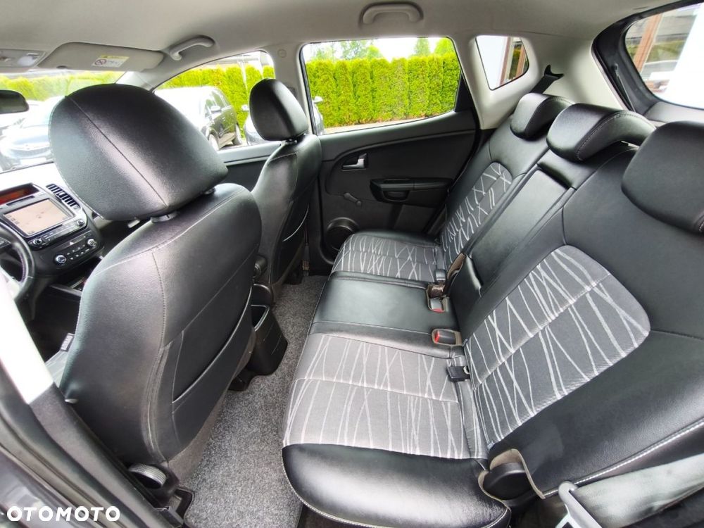 Kia Venga - 15