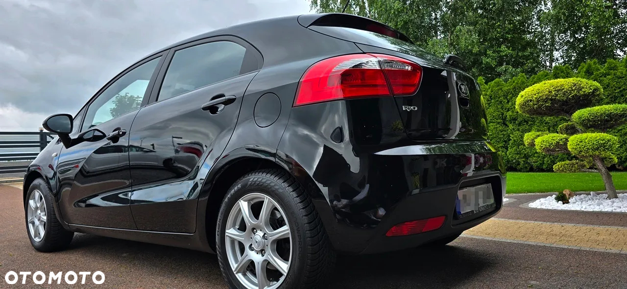 Kia Rio - 4