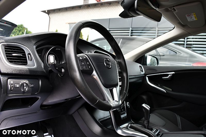 Volvo V40 T3 Momentum - 11