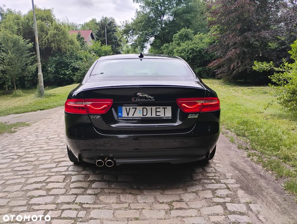 Jaguar XE 2.0 D AWD R-Sport - 5