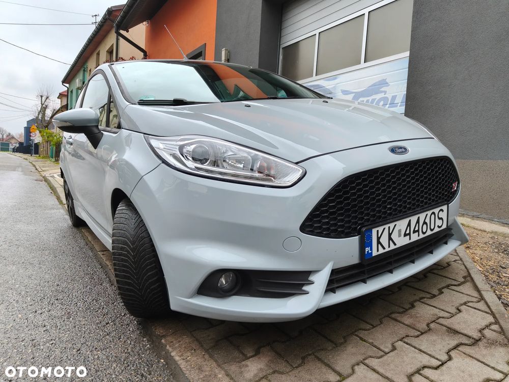 Ford Fiesta 1.6 EcoBoost ST200 - 5