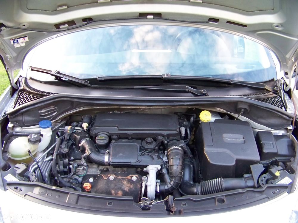 Peugeot 207 1.4 HDi Trendy - 25