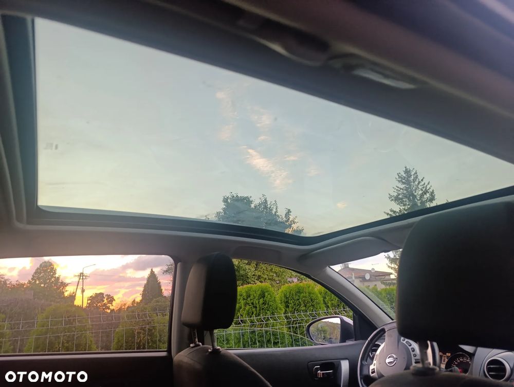 Nissan Qashqai 2.0 dCi 4 x 4 DPF tekna - 16