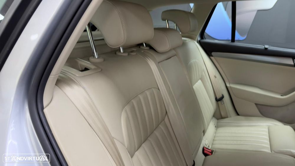 Skoda Superb Break 2.0 TDI Style DSG - 34