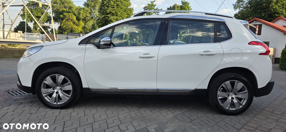 Peugeot 2008 1.2 VTi Allure - 4