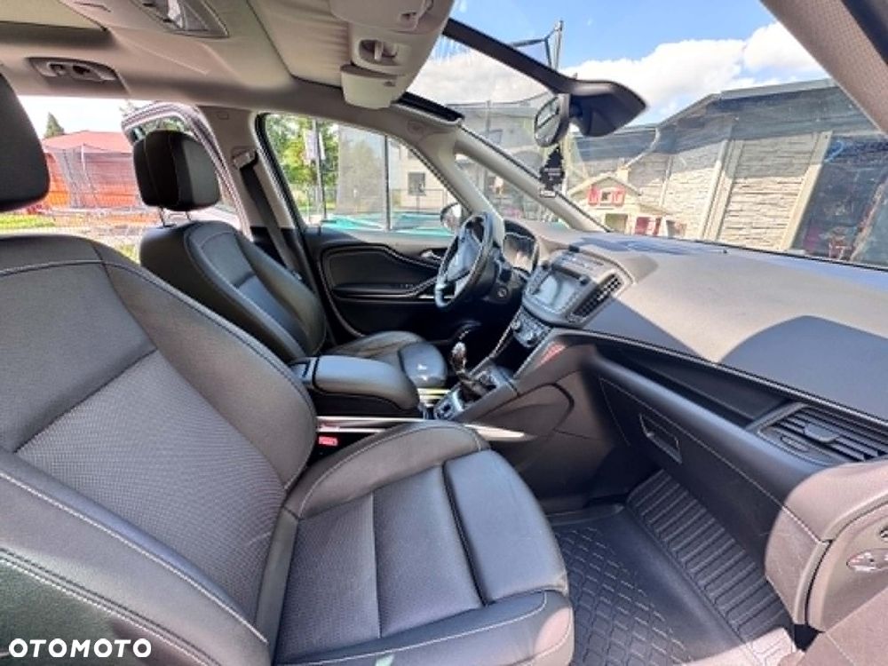 Opel Zafira - 11