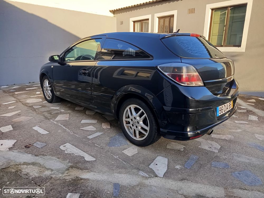Opel Astra GTC - 3