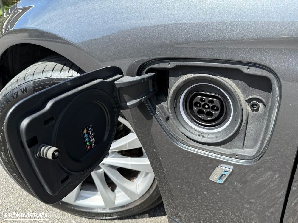 BMW 330 e iPerformance Line Sport - 19