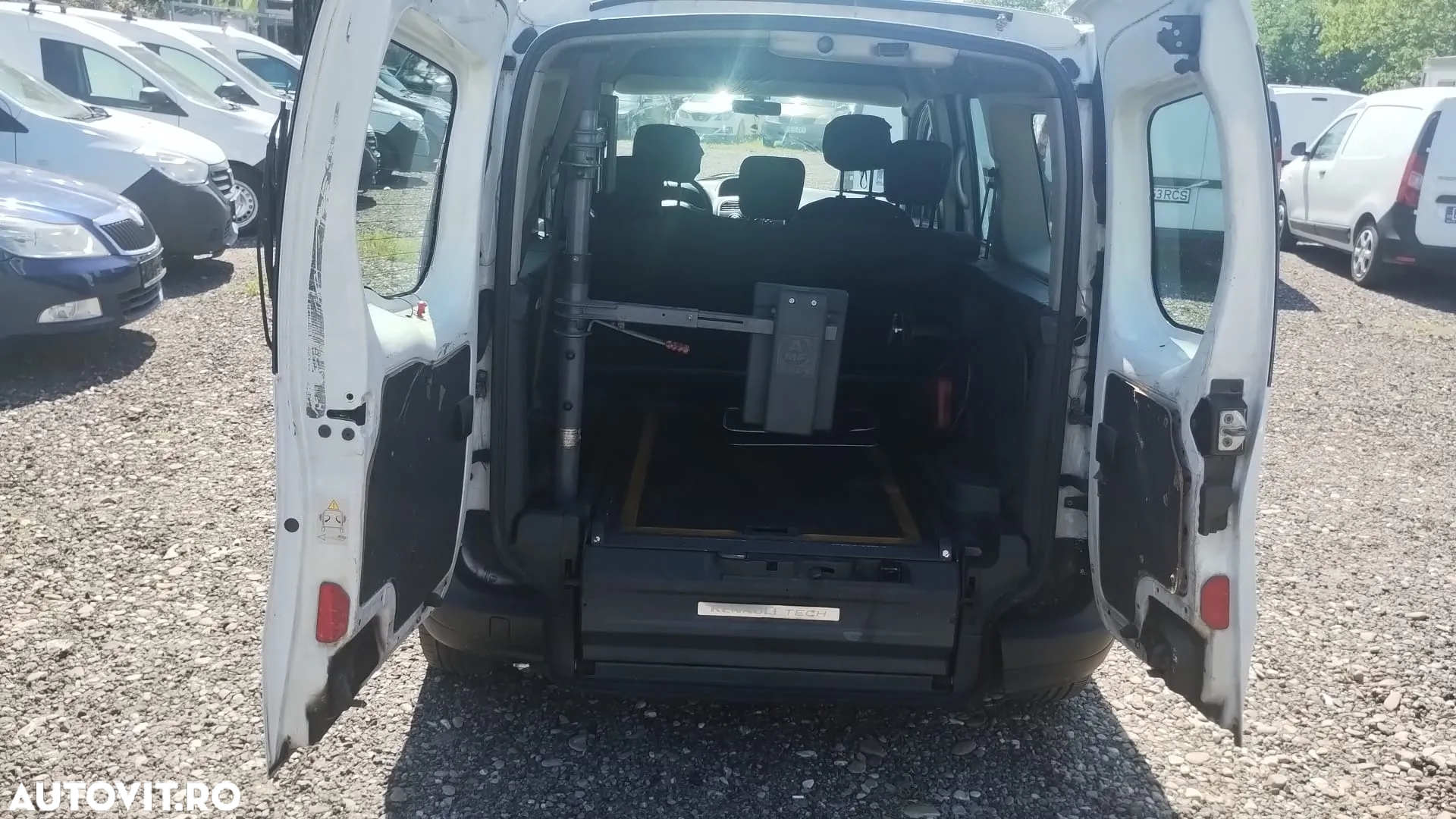 Renault Kangoo ENERGY dCi 110 FAP Start & Stop Grand - 12